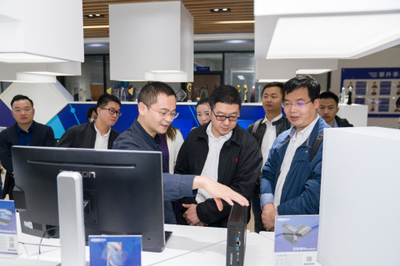 攀升电脑与华中科技大学MBA联合共建商工融合实践基地